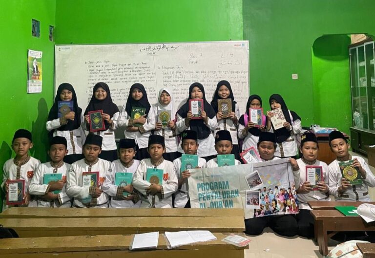 Dulu Harus Bergantian, Kini Setiap Santri di Madrasah Hikmatun Nasr Memegang Mushaf Sendiri